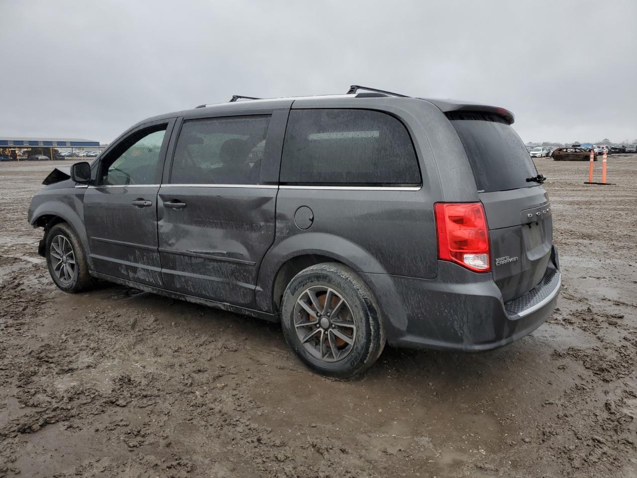 2017 Dodge Caravan - Image 2