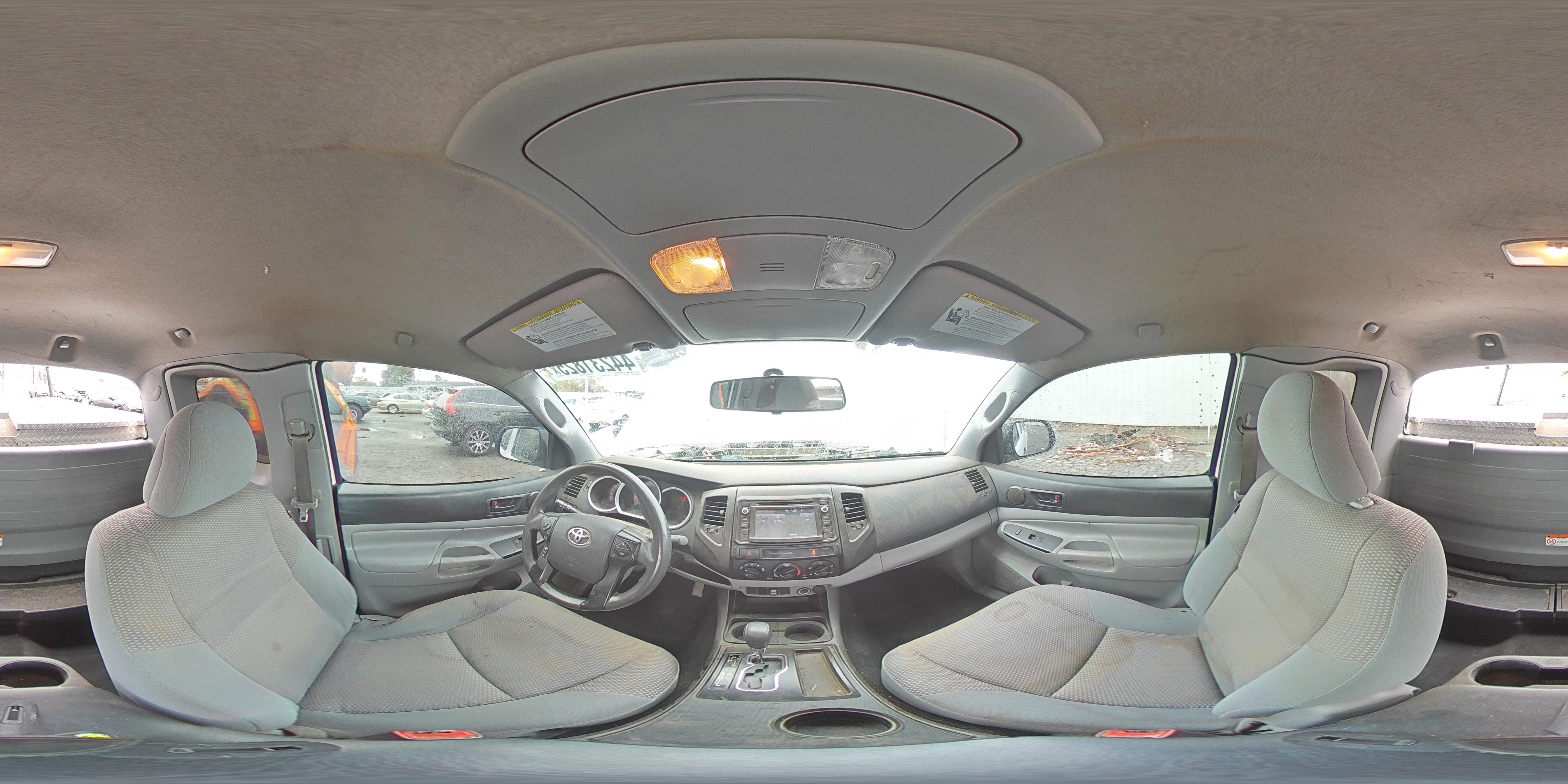 2015 Toyota Tacoma - Image 13