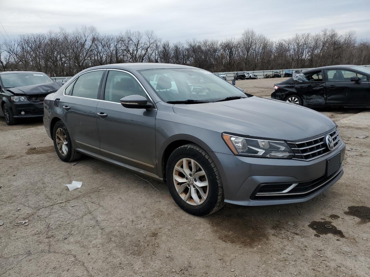 2016 Volkswagen Passat - Image 4
