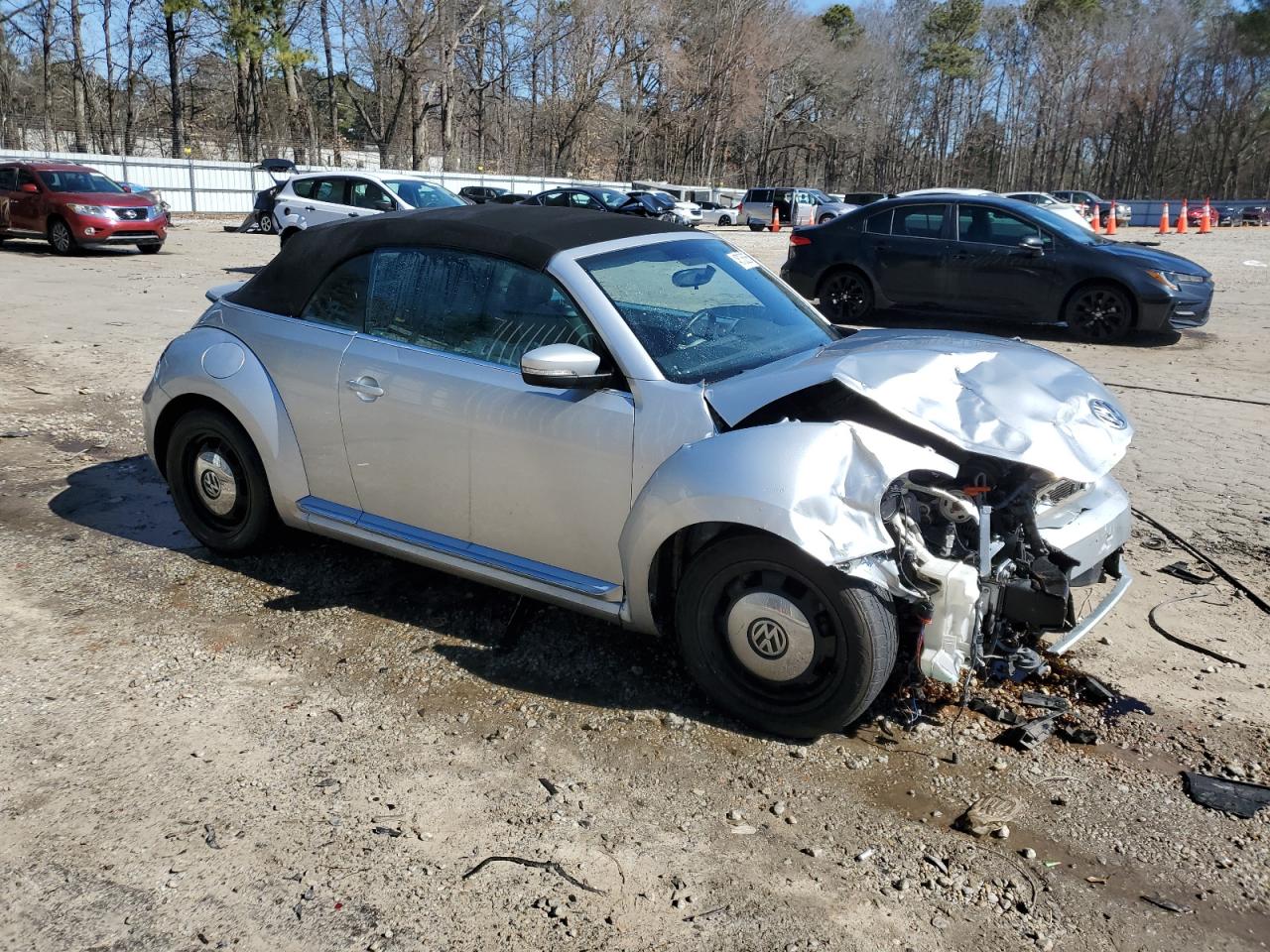 2013 Volkswagen Beetle - Image 4