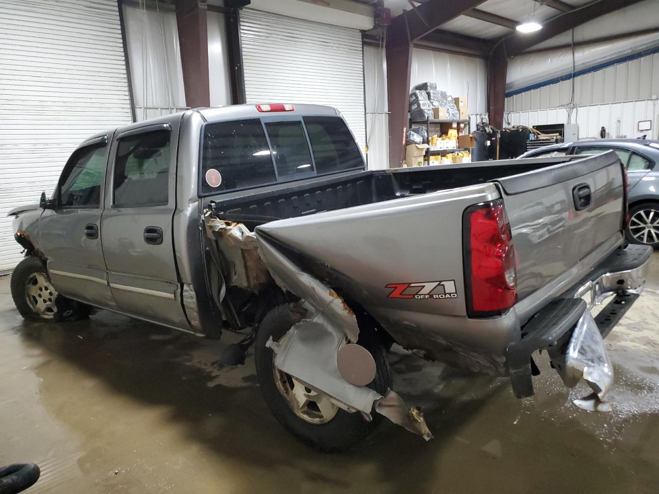 2006 Chevrolet Silverado - Image 2