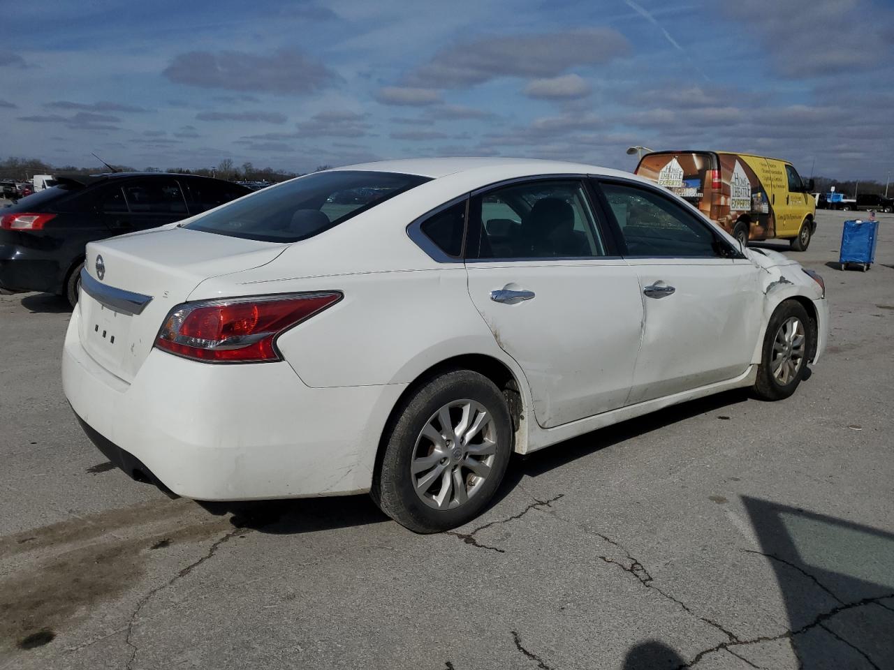 2015 Nissan Altima - Image 3
