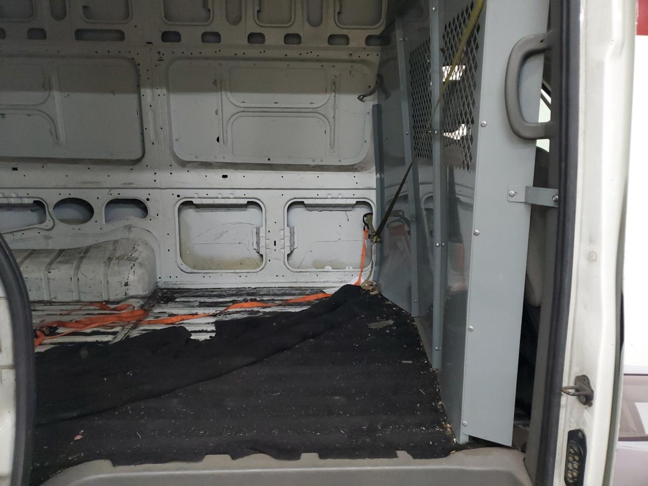 2014 Nissan NV - Image 11