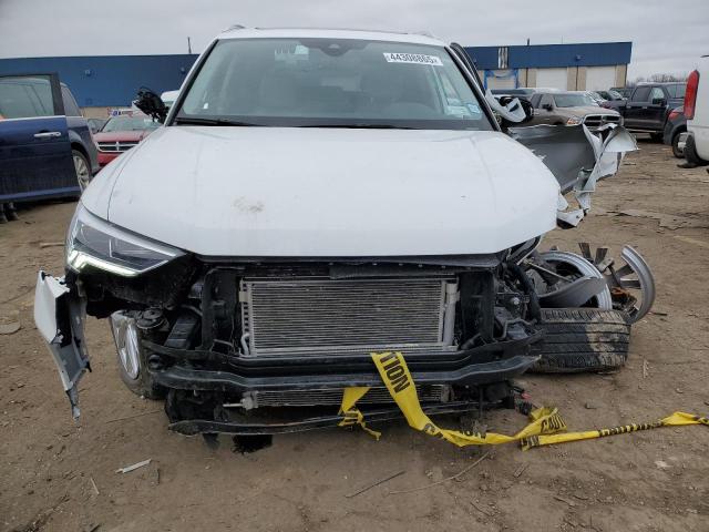  AUDI Q3 2024 Biały