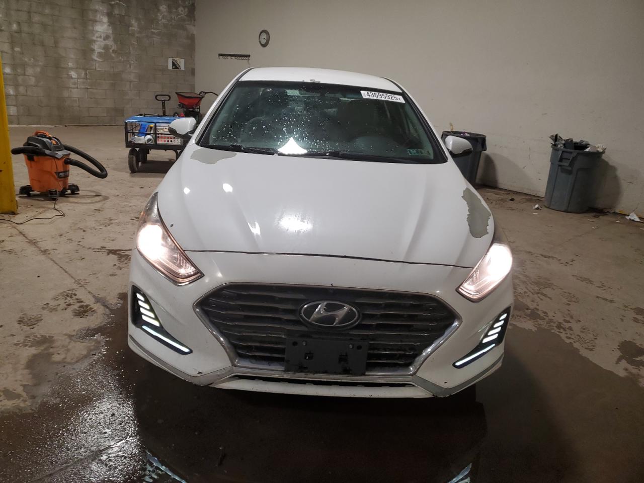 2018 Hyundai Sonata - Image 5