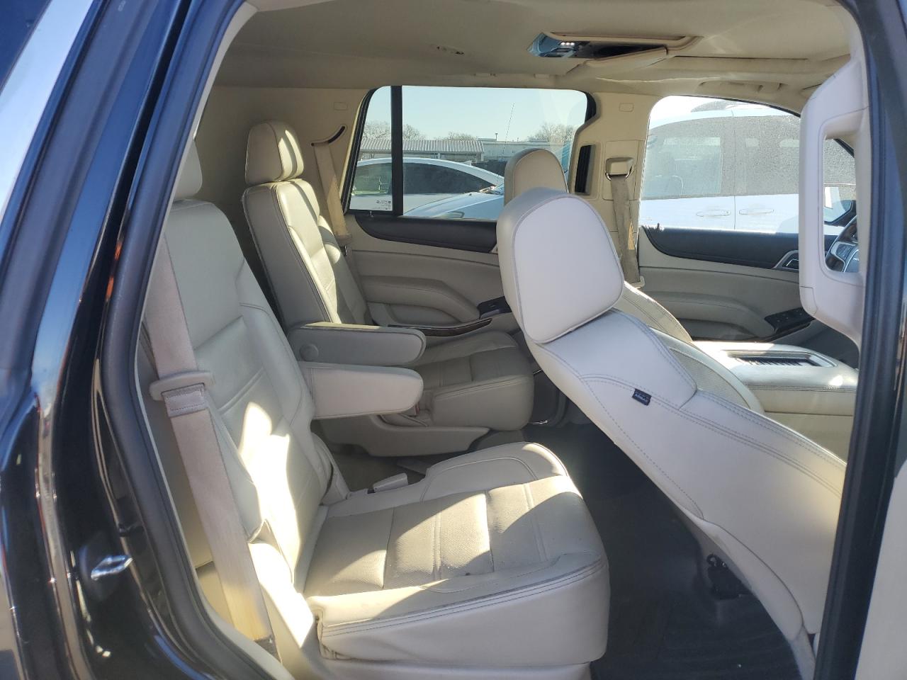 2015 GMC Yukon - Image 11