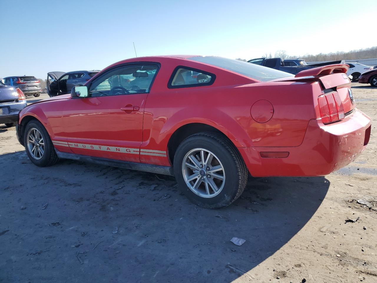 2005 Ford Mustang - Image 2