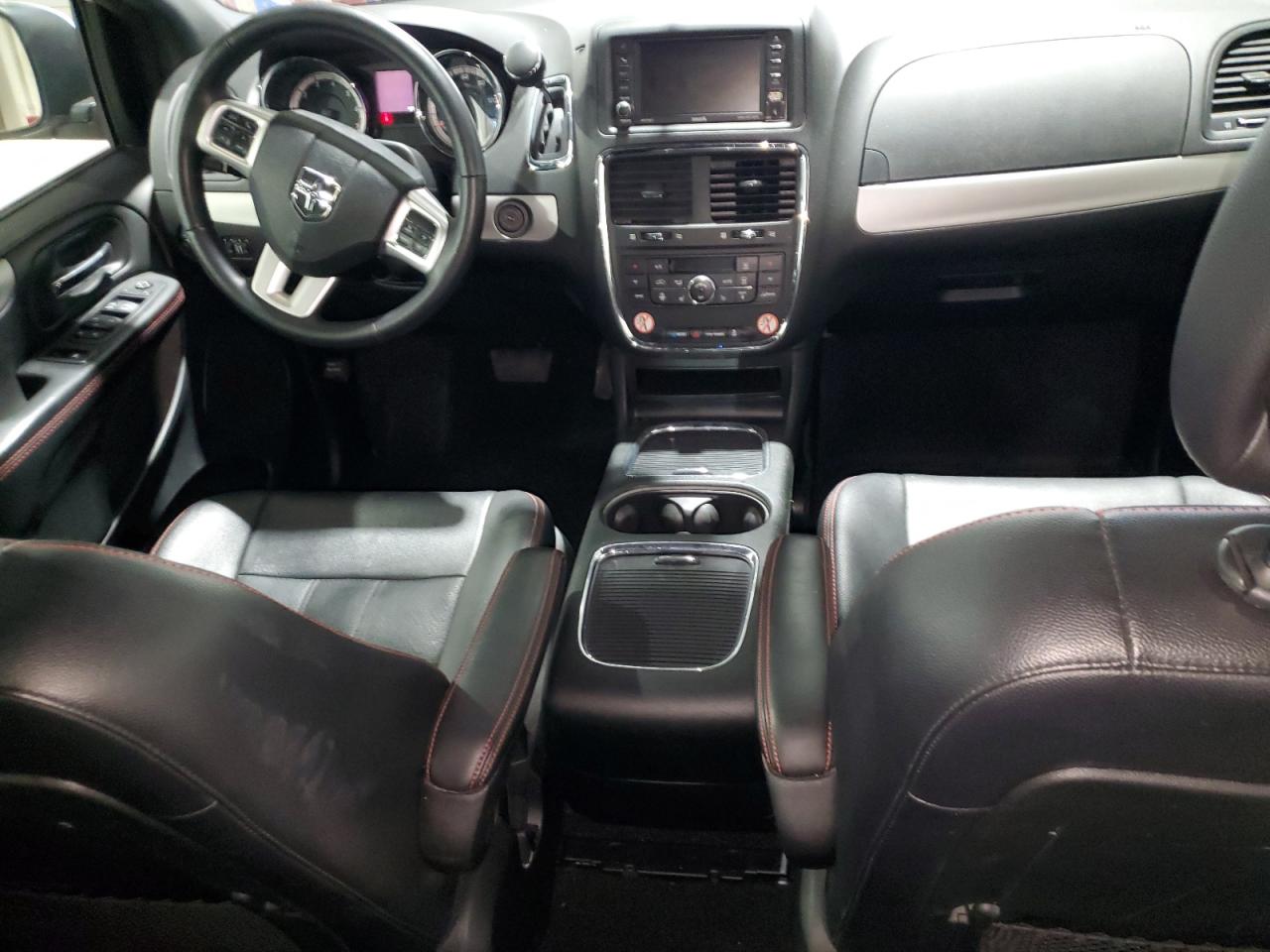2018 Dodge Caravan - Image 8