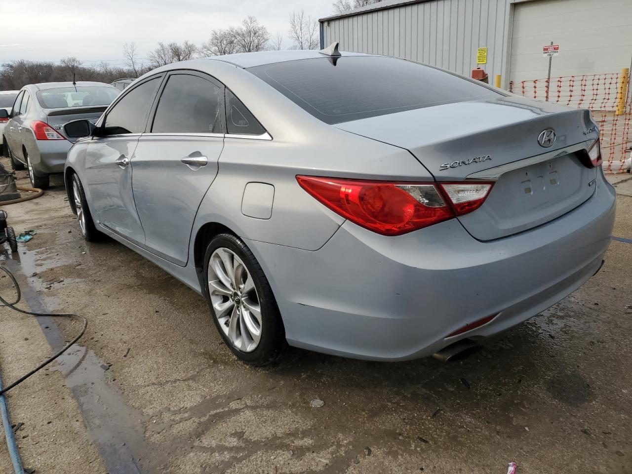 2011 Hyundai Sonata - Image 2