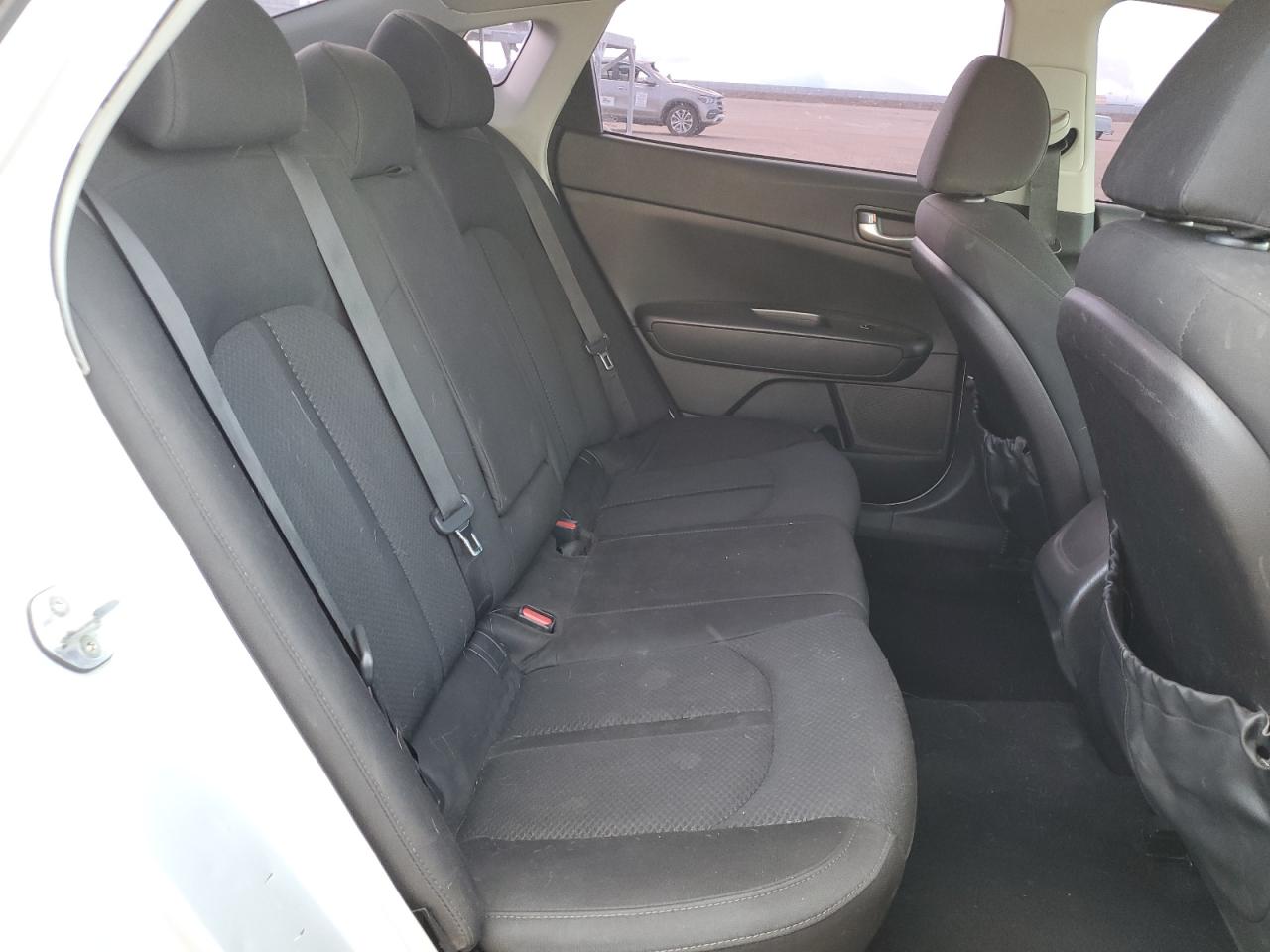 2016 Kia Optima - Image 10