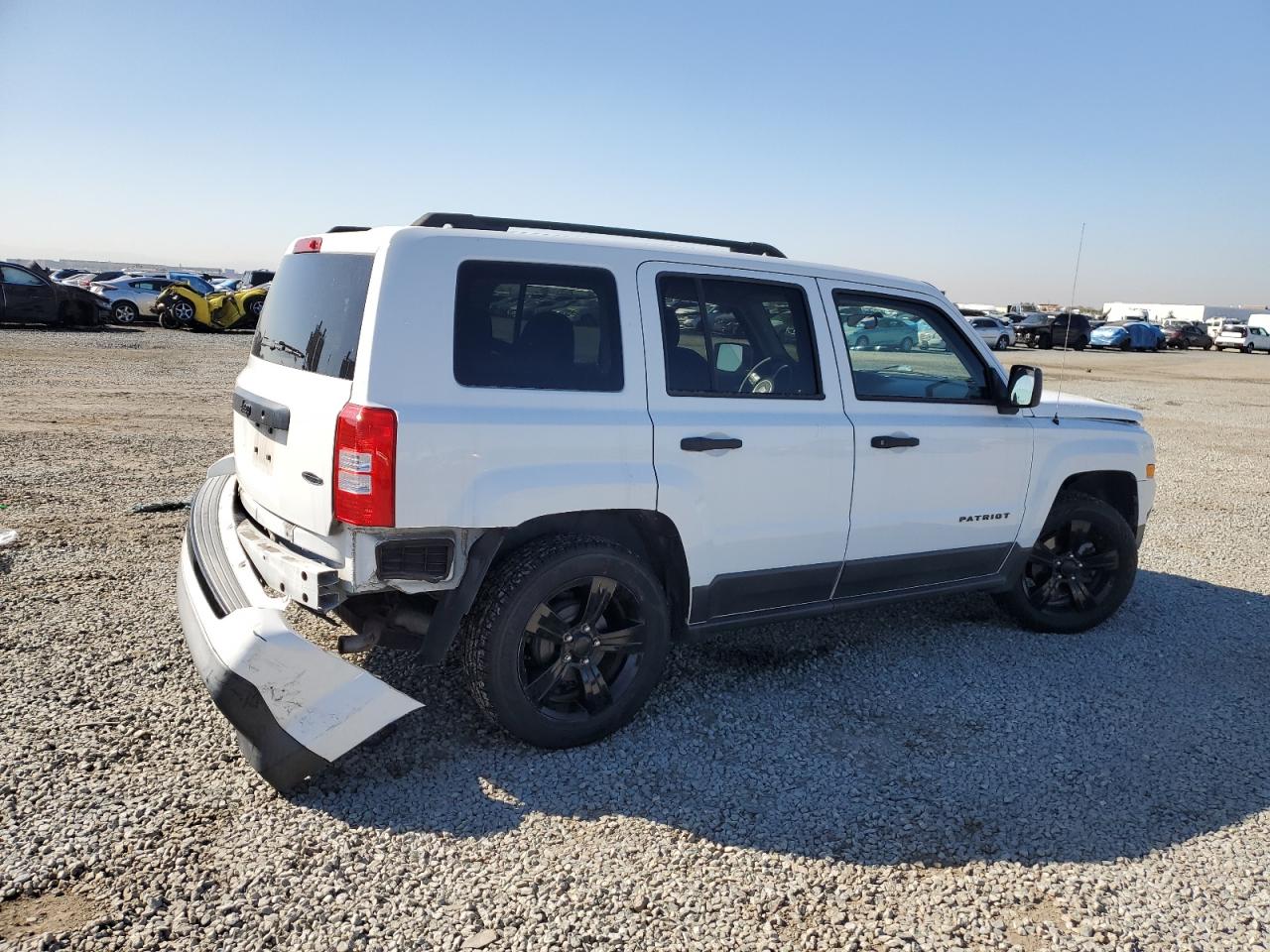 2015 Jeep Liberty (Patriot) - Image 3