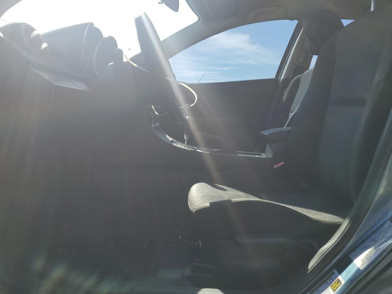 2011 Mazda 3 - Image 7