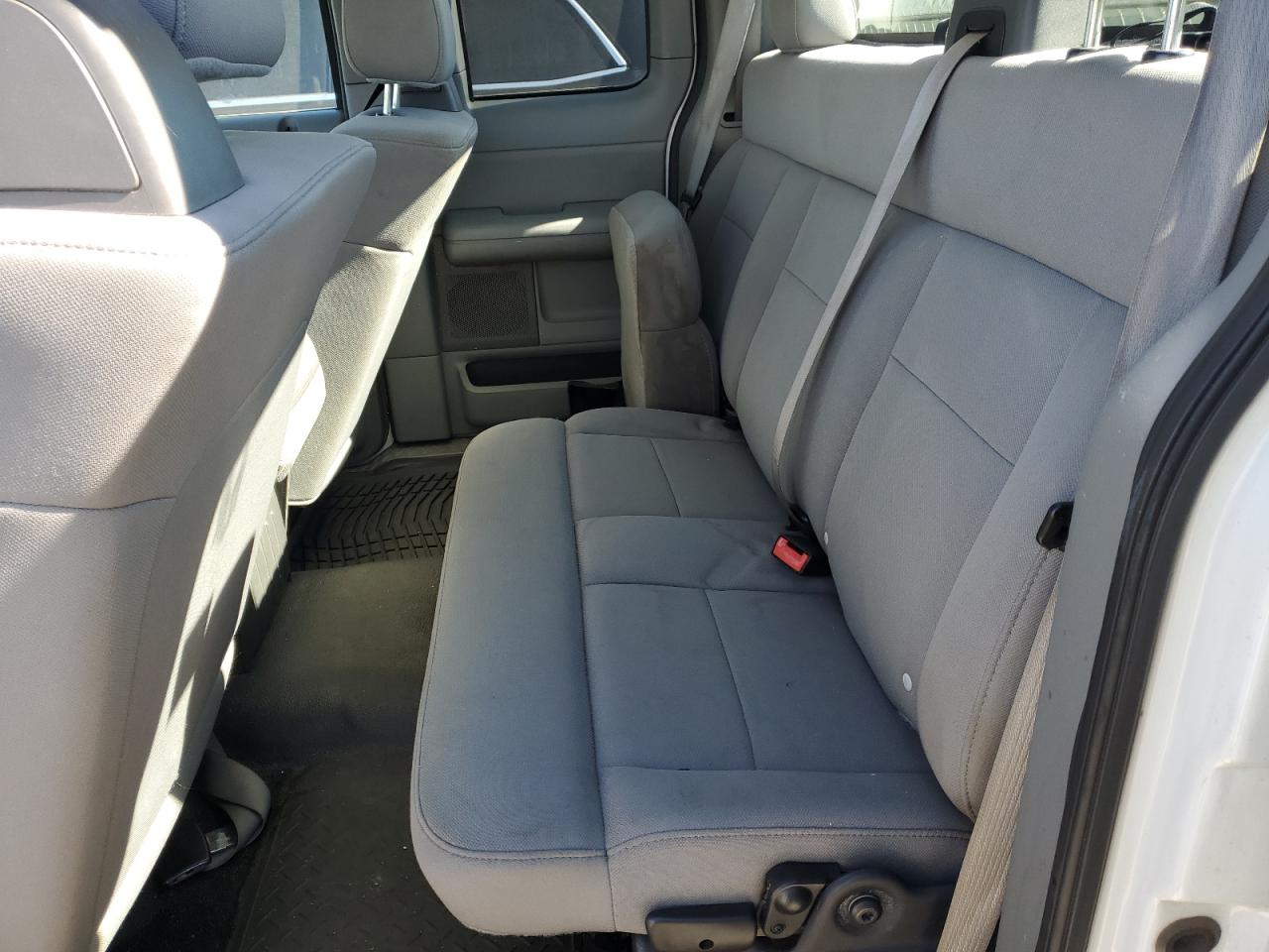 2005 Ford F-150 - Image 10