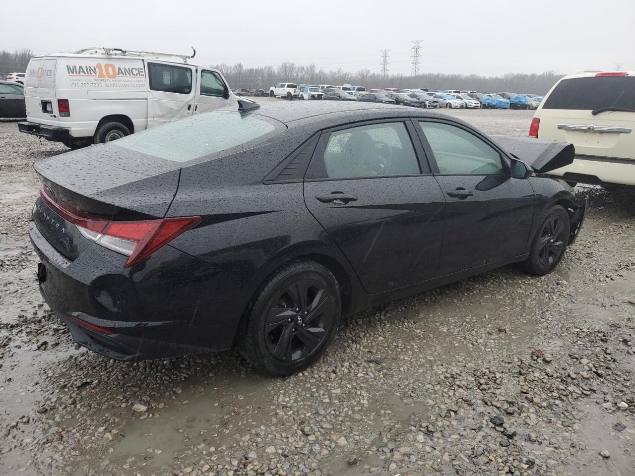 2022 Hyundai Elantra - Image 3