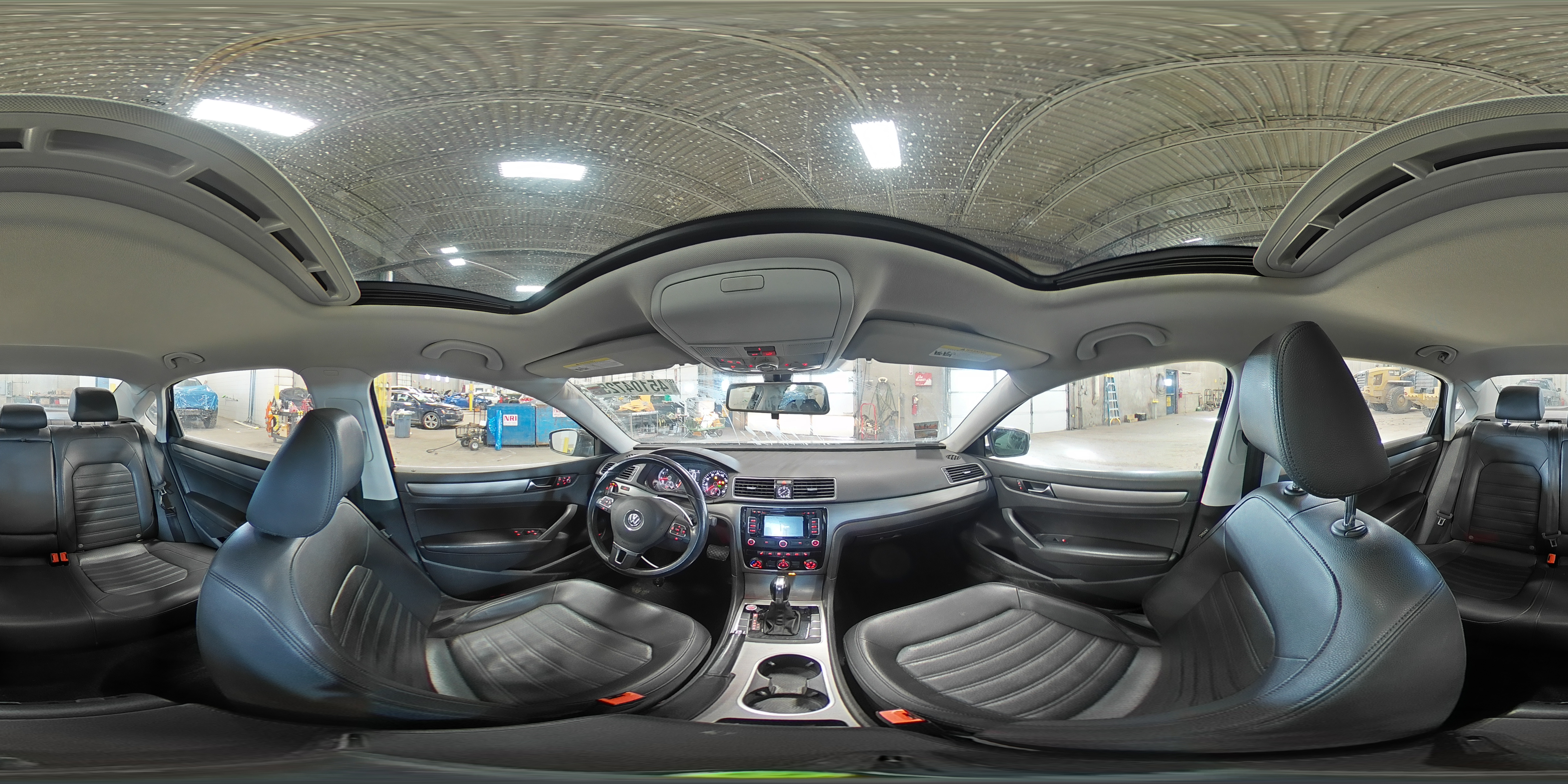 2015 Volkswagen Passat - Image 13