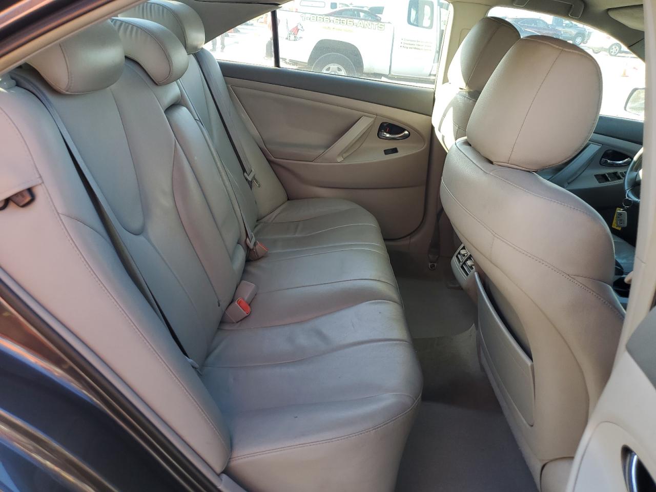 2009 Toyota Camry - Image 10