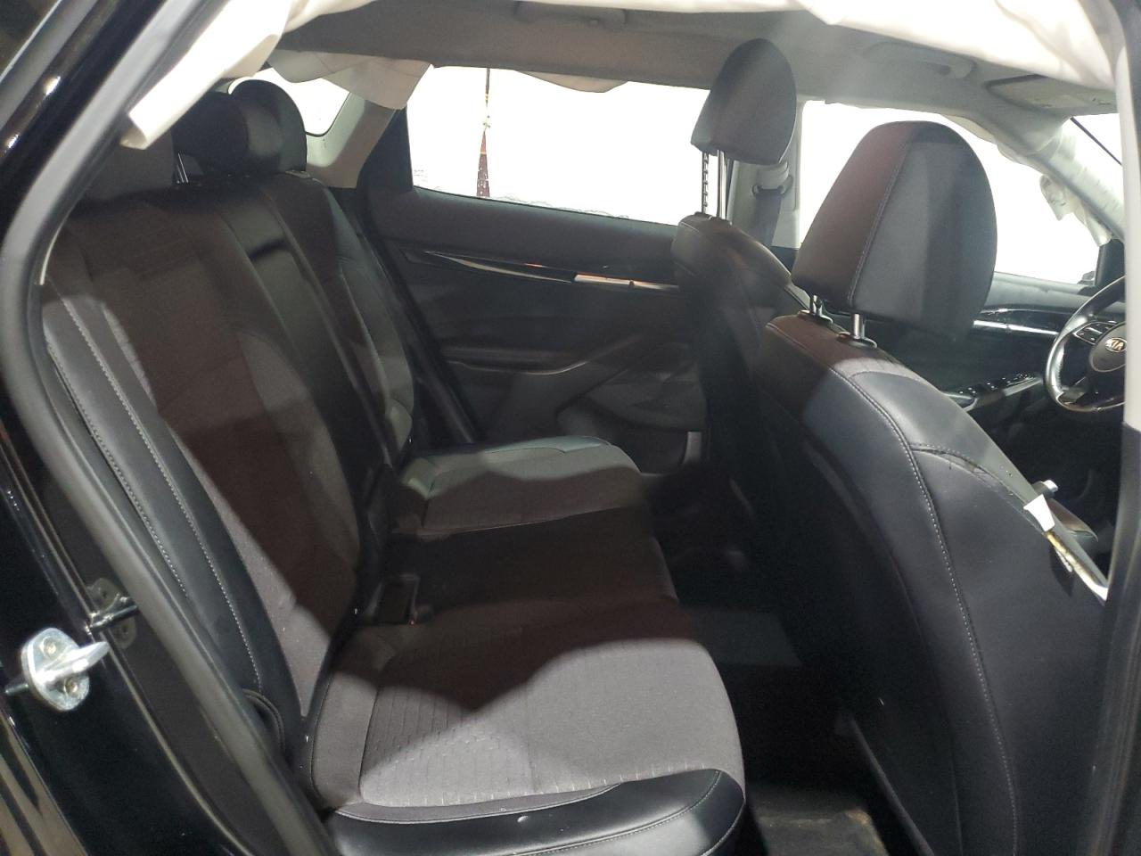 2021 Kia Seltos - Image 11