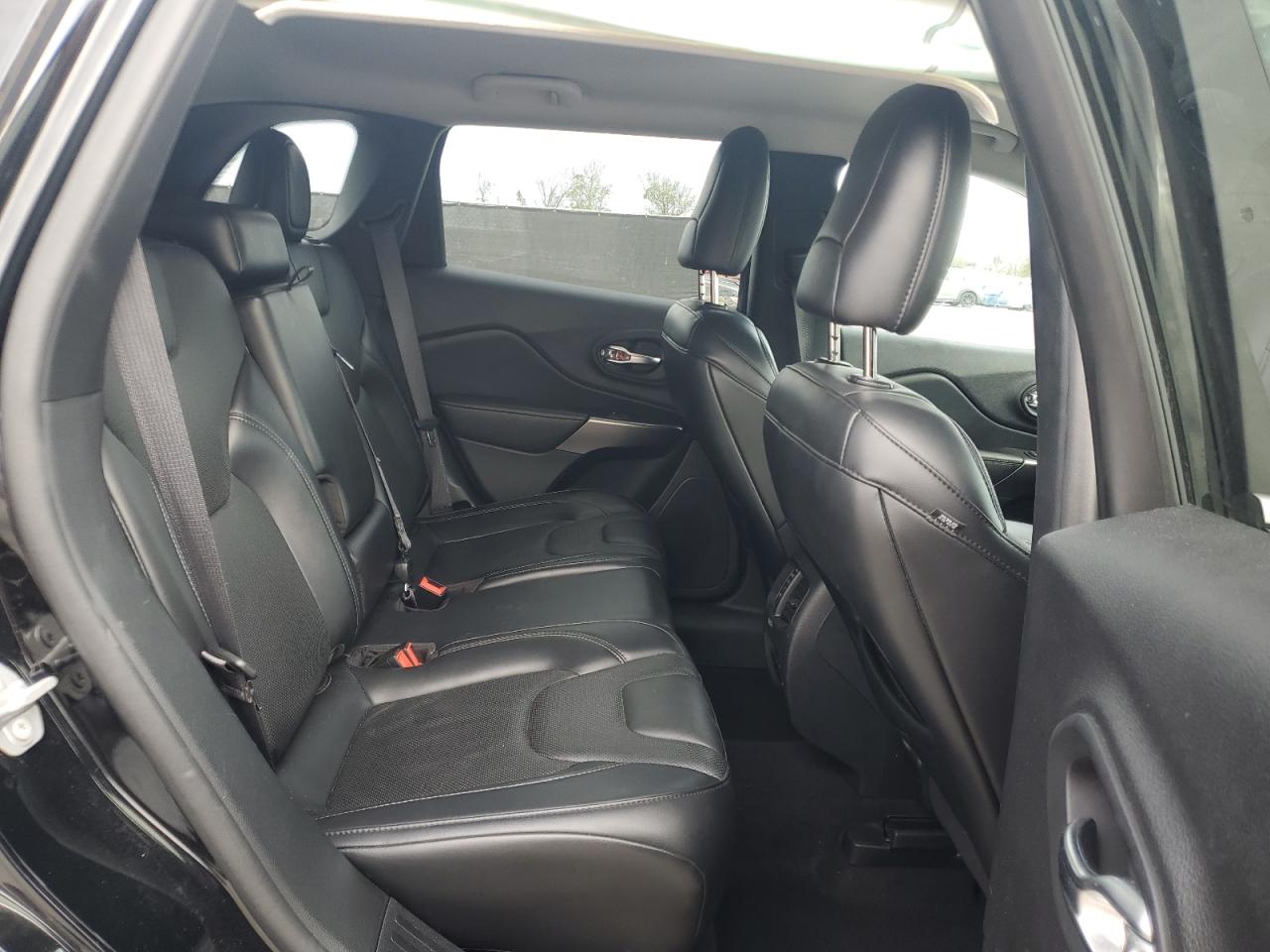 2020 Jeep Grand Cherokee - Image 11