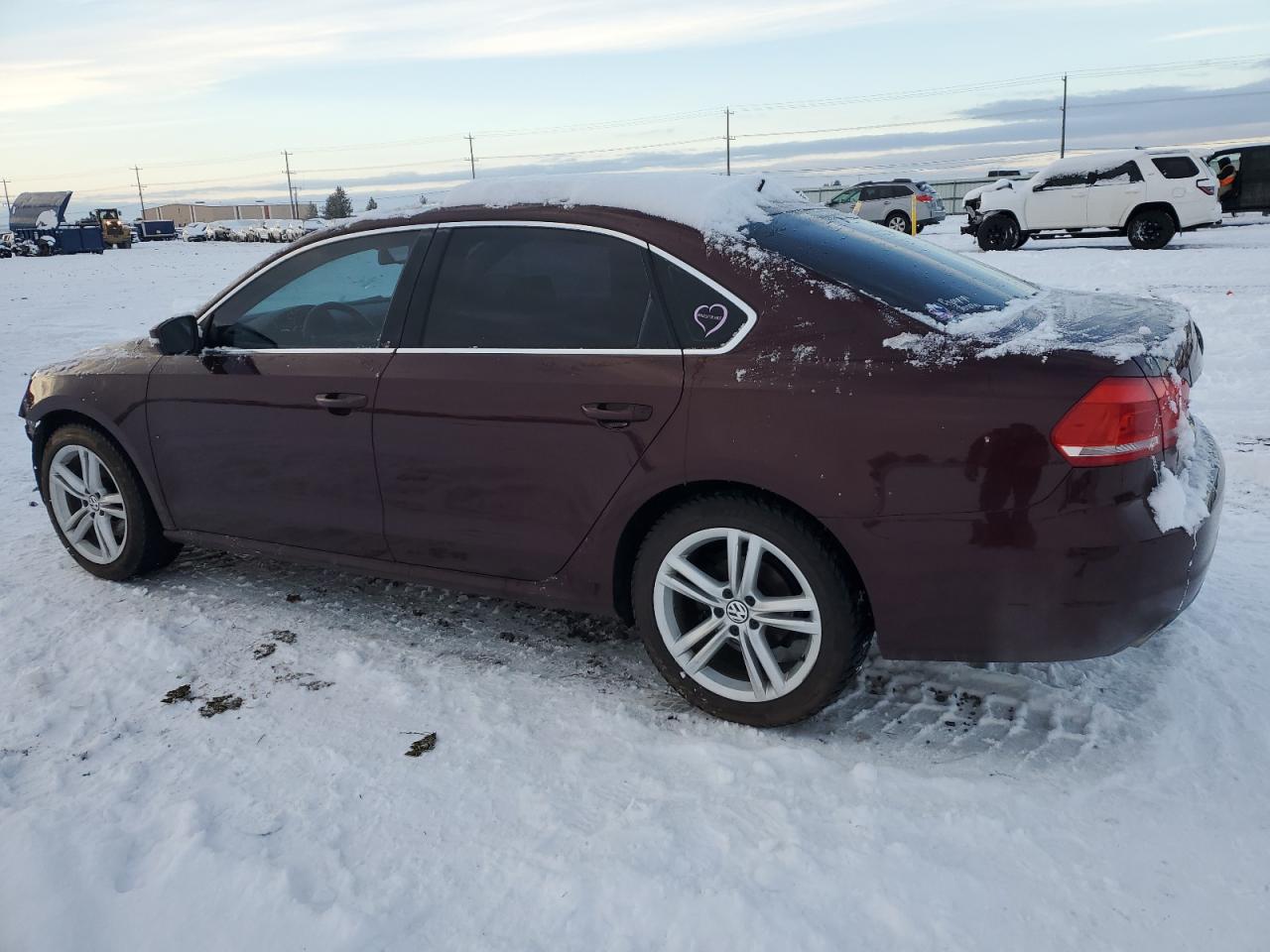 2014 Volkswagen Passat - Image 2