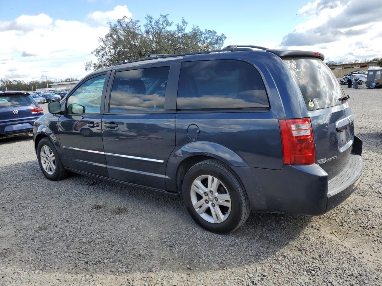 2008 Dodge Caravan - Image 2