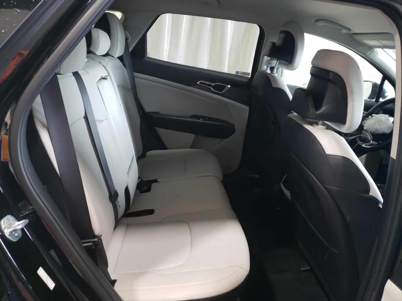 2023 Kia Sportage - Image 12