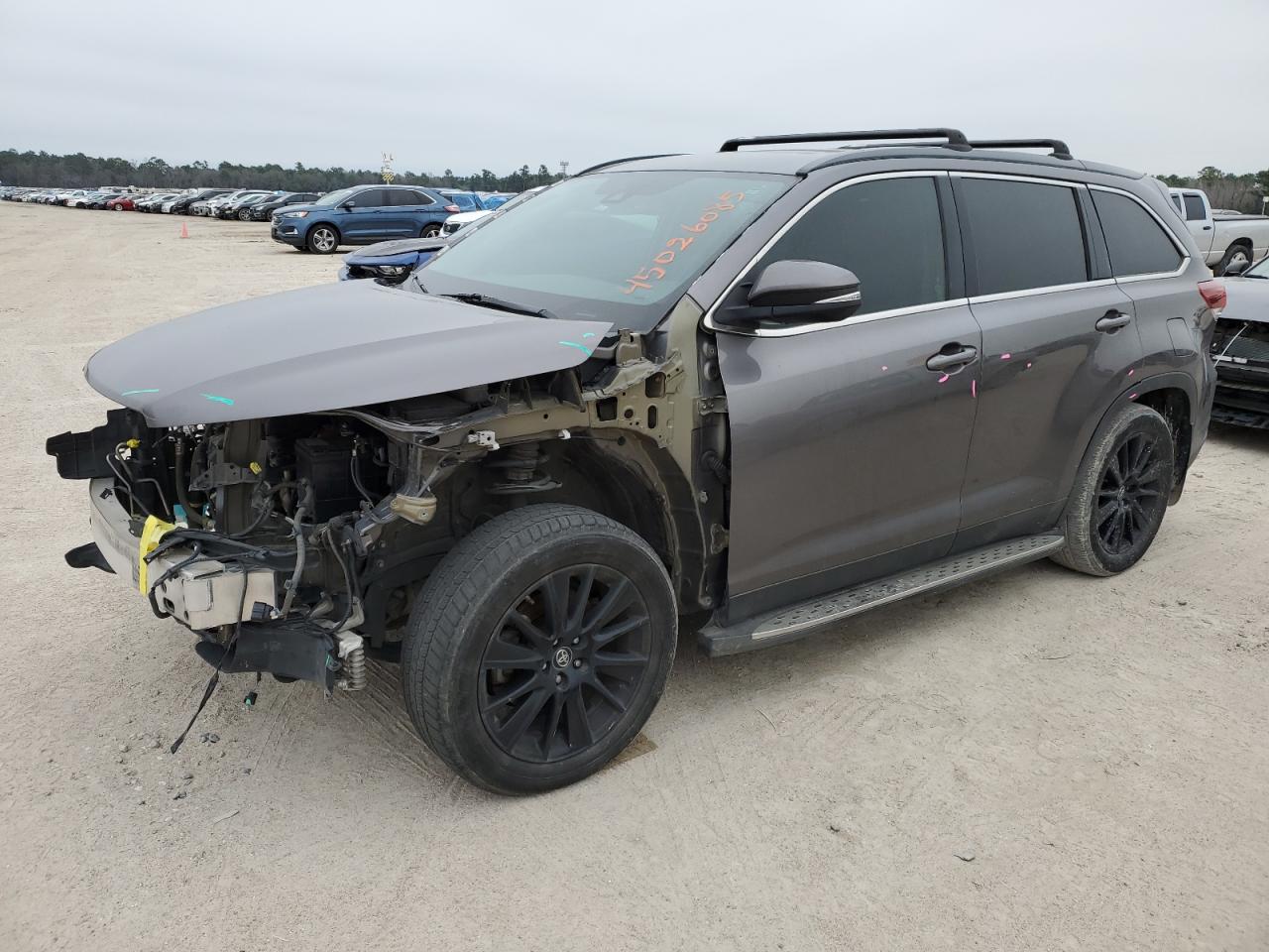 2019 Toyota Highlander - Image 1
