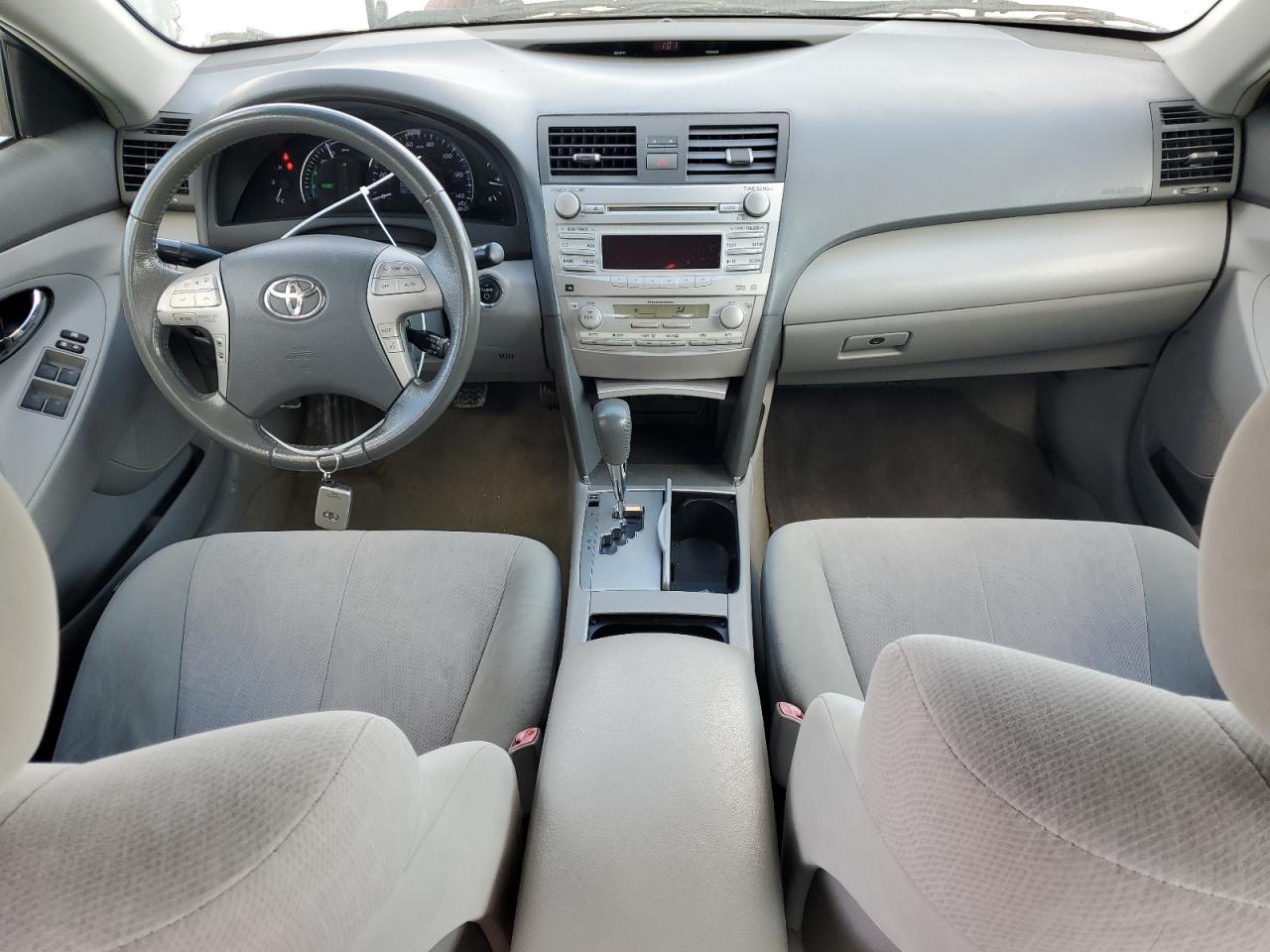 2010 Toyota Camry - Image 8