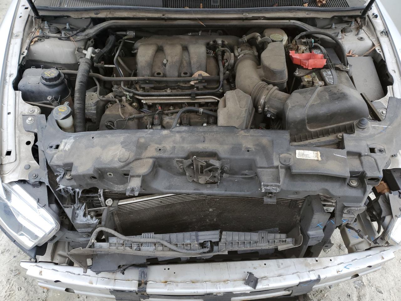 2015 Ford Taurus - Image 11