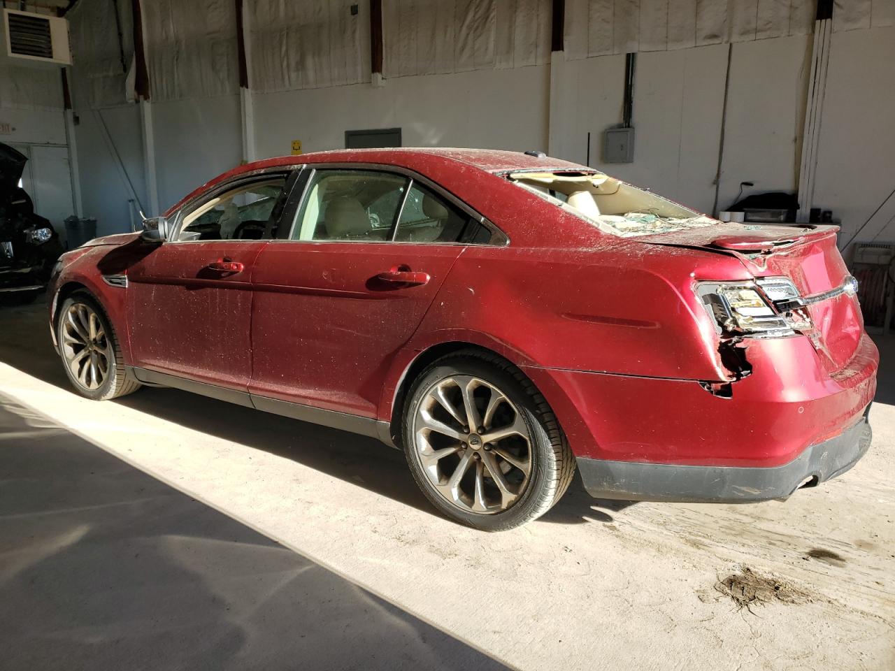 2014 Ford Taurus - Image 2