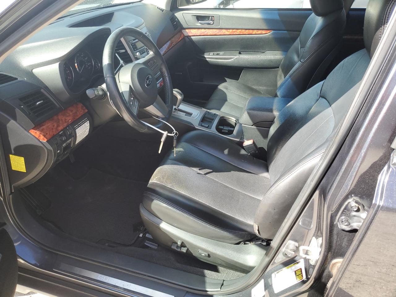 2010 Subaru Outback - Image 7