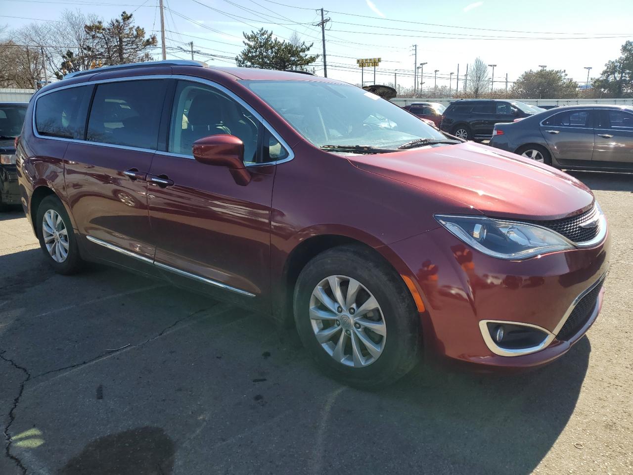 2019 Chrysler Pacifica - Image 4