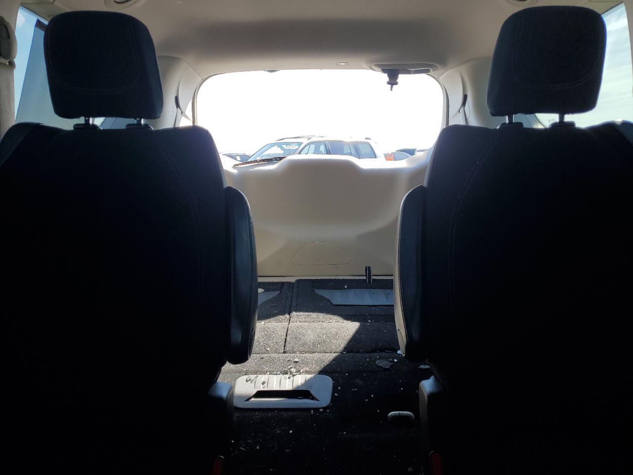 2017 Chrysler Pacifica - Image 10
