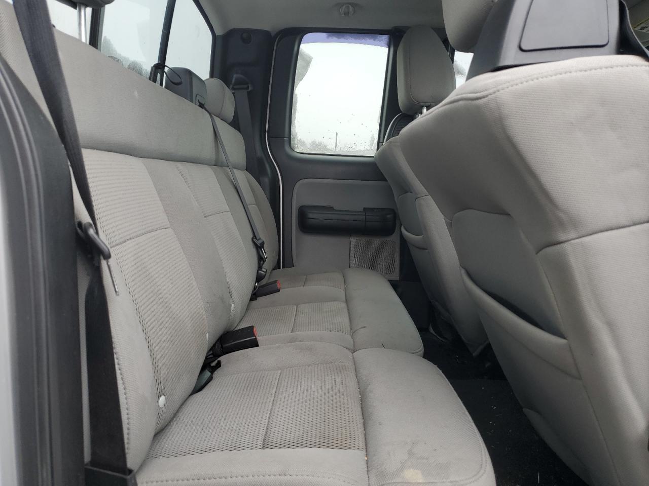2004 Ford F-150 - Image 10