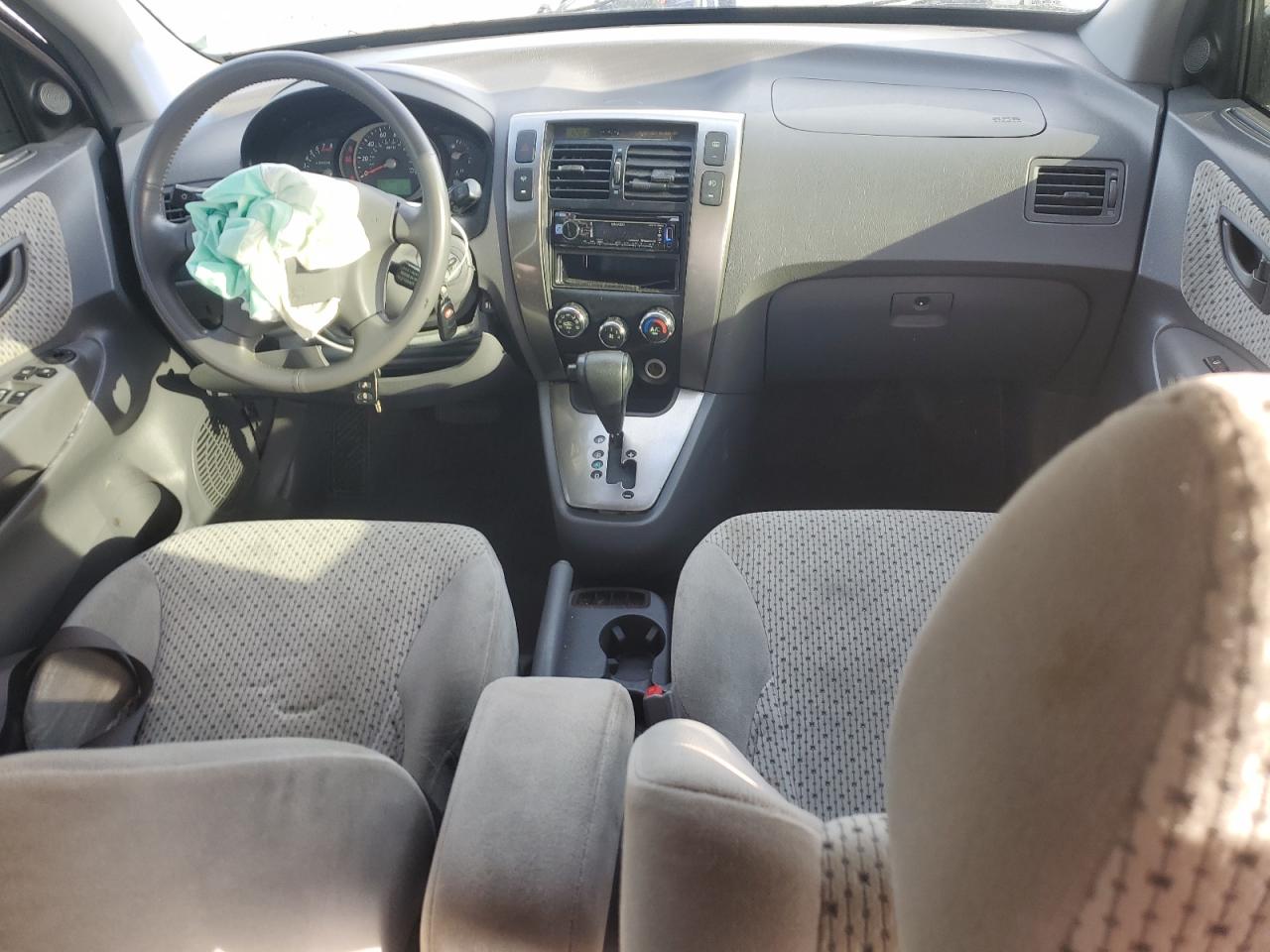 2005 Hyundai Tucson - Image 8