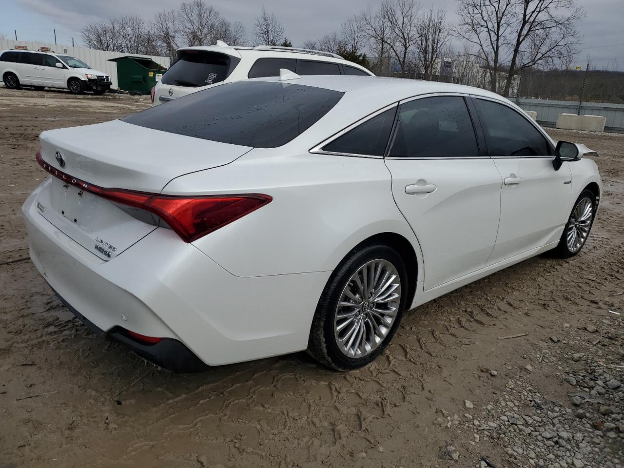 2019 Toyota Avalon - Image 3