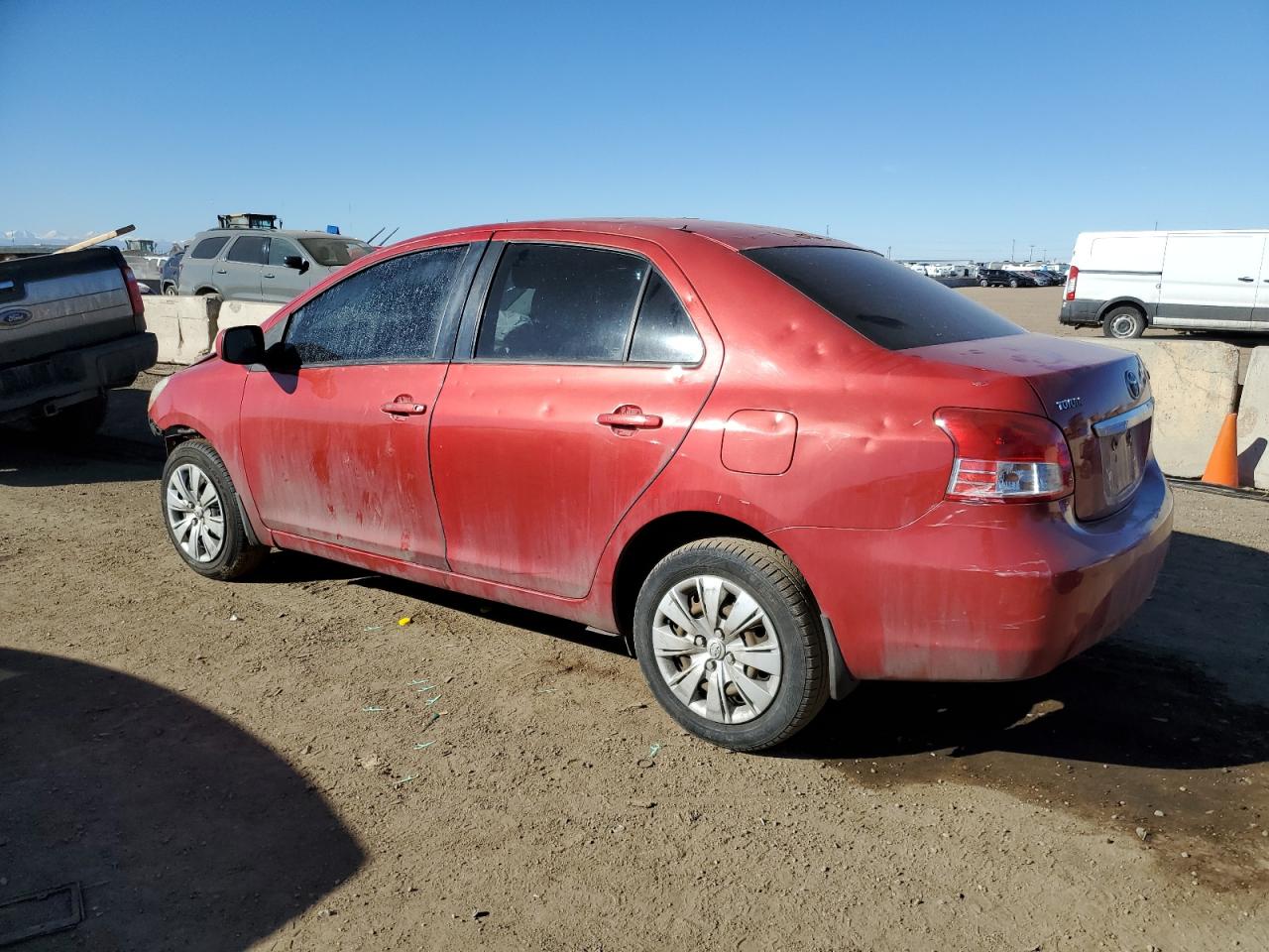 2012 Toyota Yaris - Image 2
