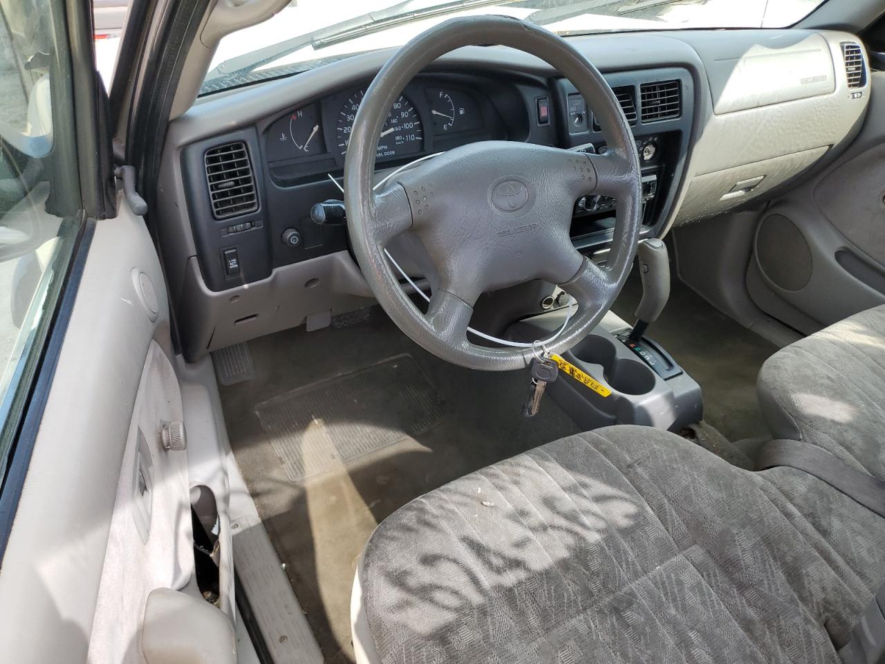 2004 Toyota Tacoma - Image 8
