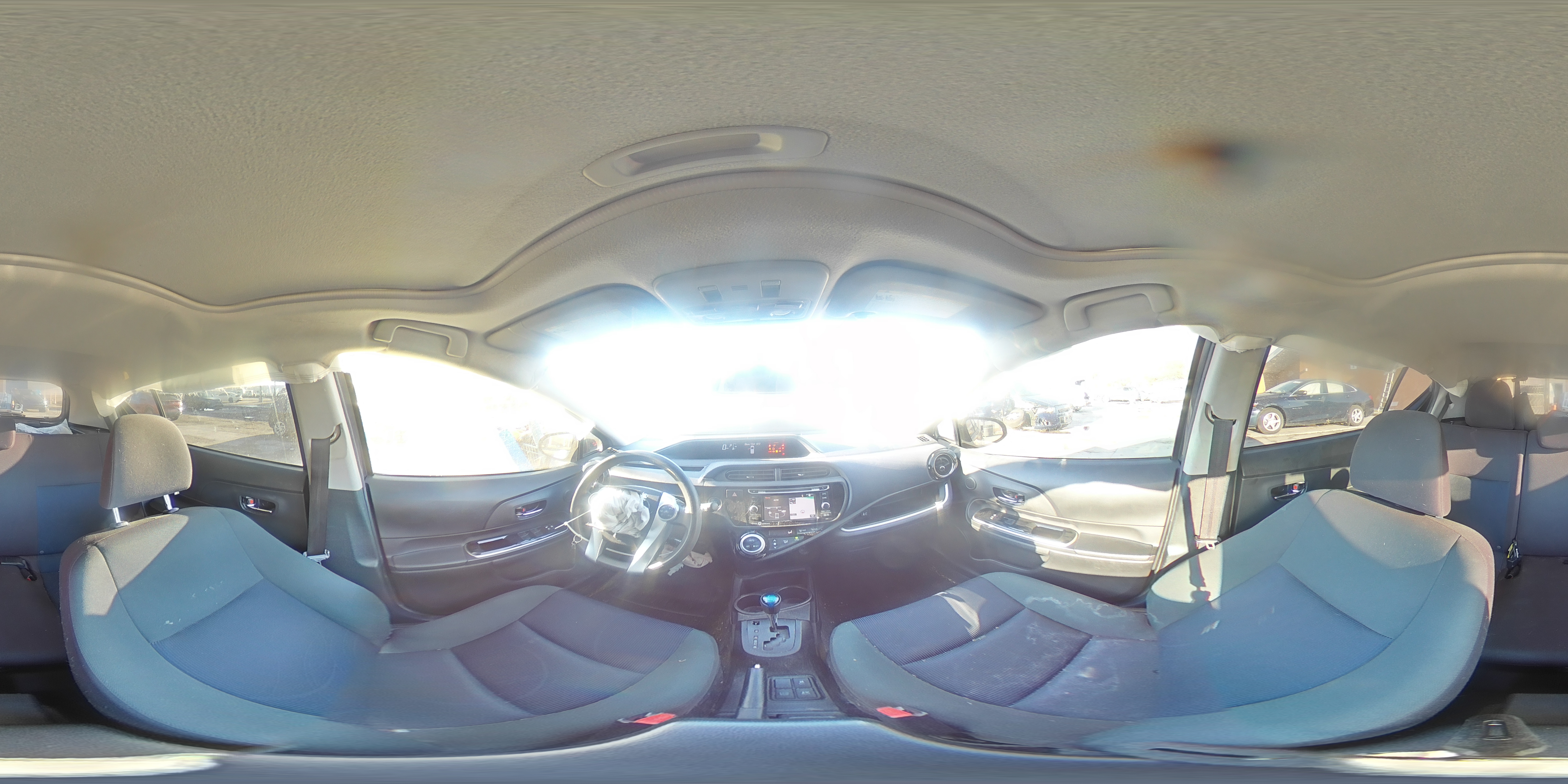 2015 Toyota Prius - Image 13