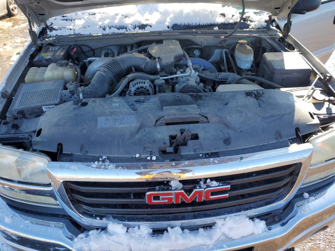 2004 GMC Sierra - Image 11