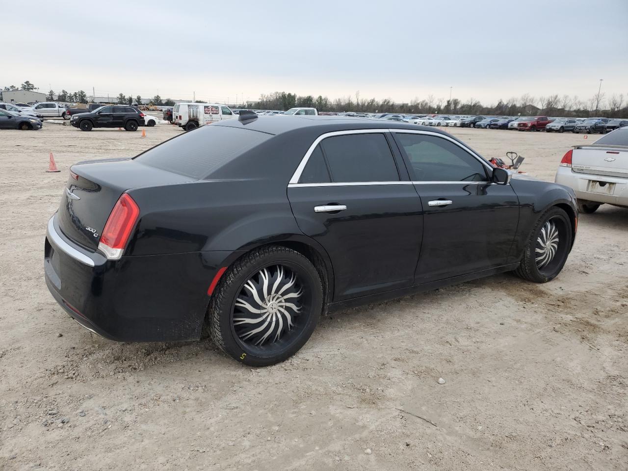 2016 Chrysler 300 - Image 3