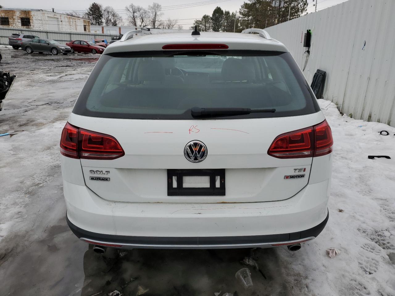 2017 Volkswagen Golf - Image 6