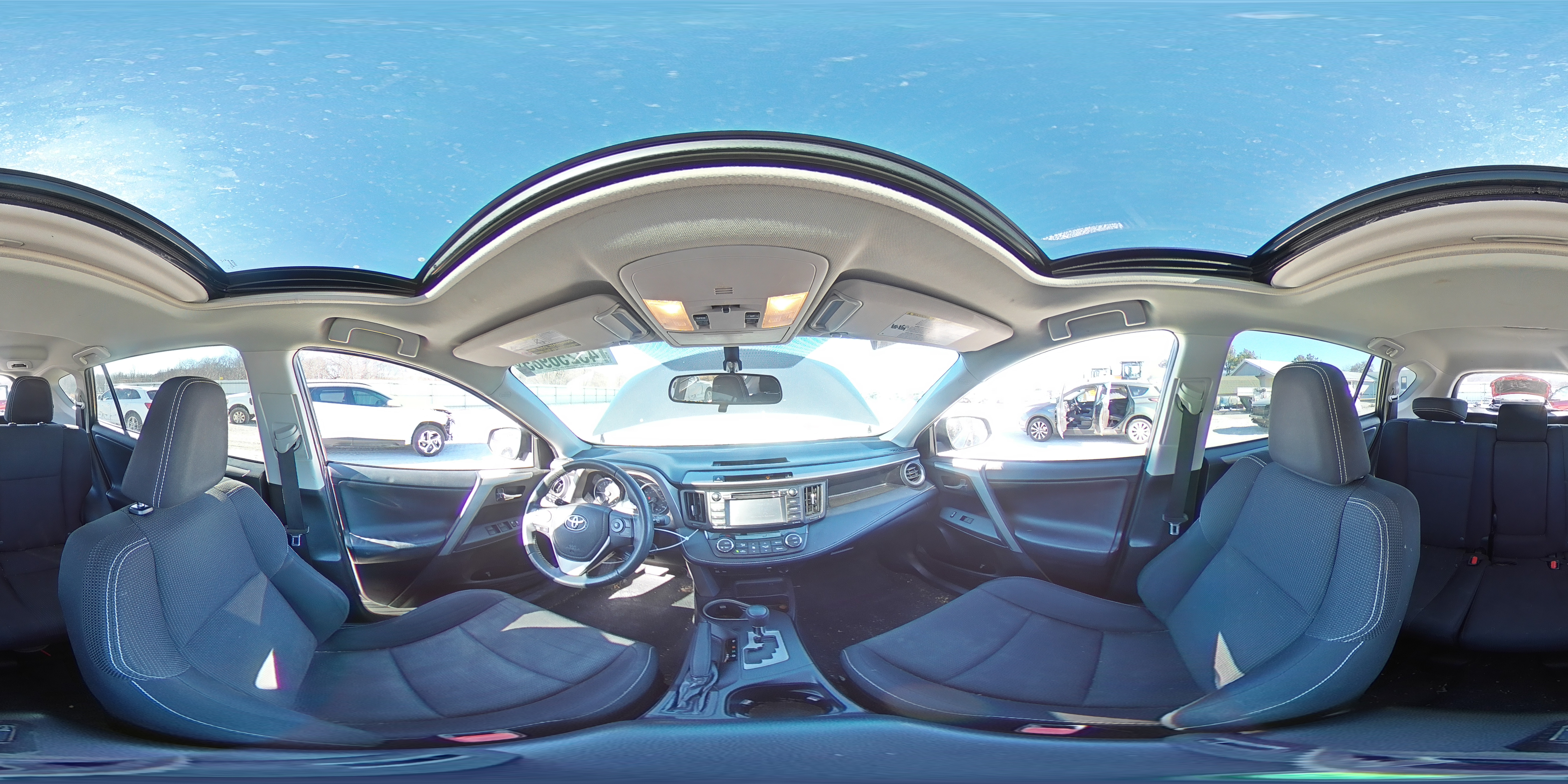 2016 Toyota RAV 4 - Image 13