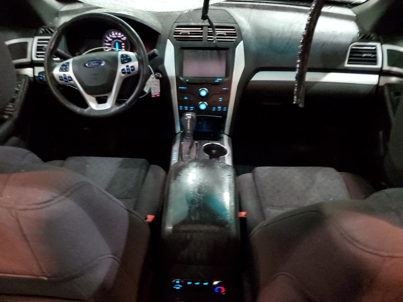 2015 Ford Explorer - Image 8