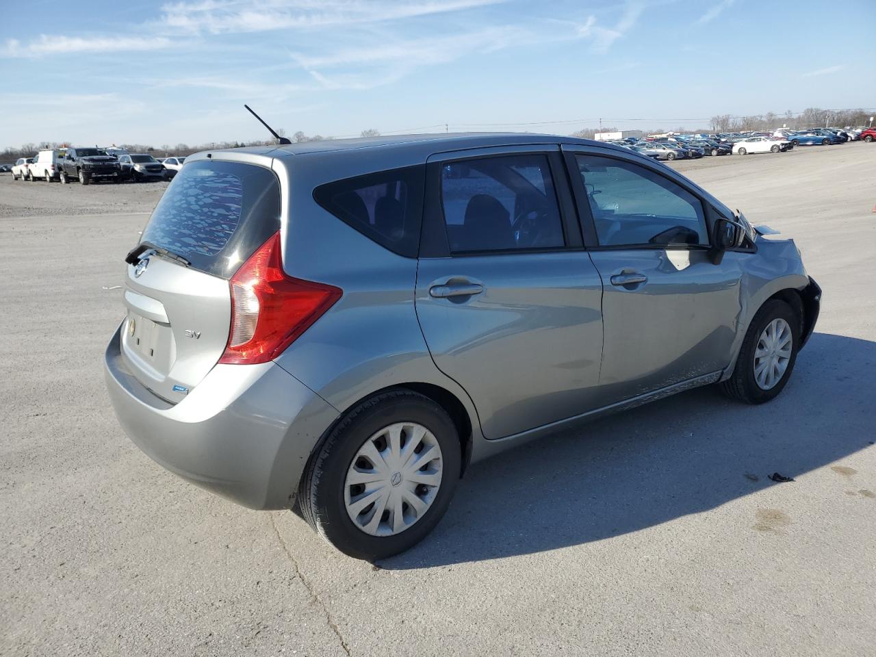 2015 Nissan Versa - Image 3