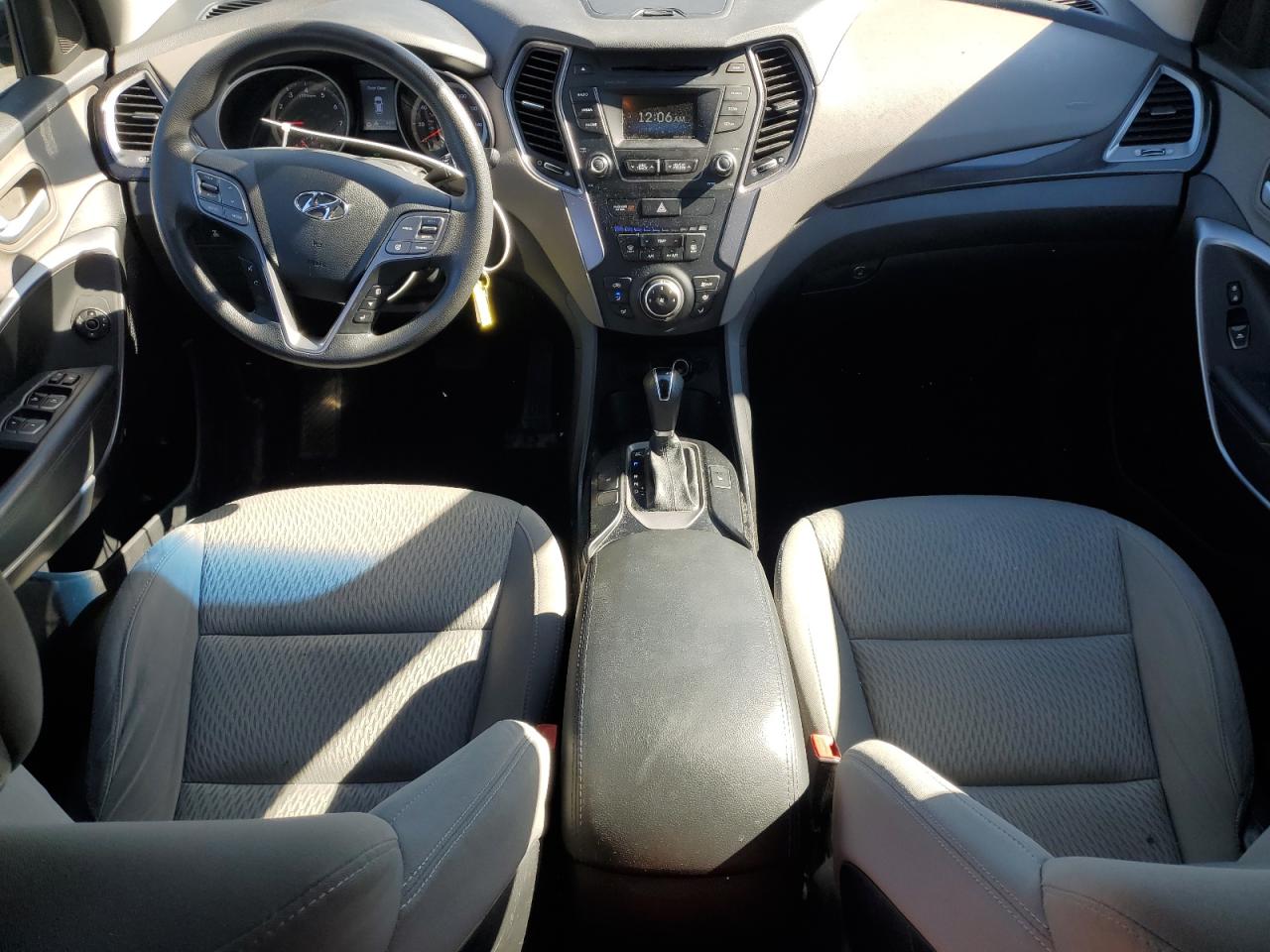 2016 Hyundai Santa Fe - Image 8