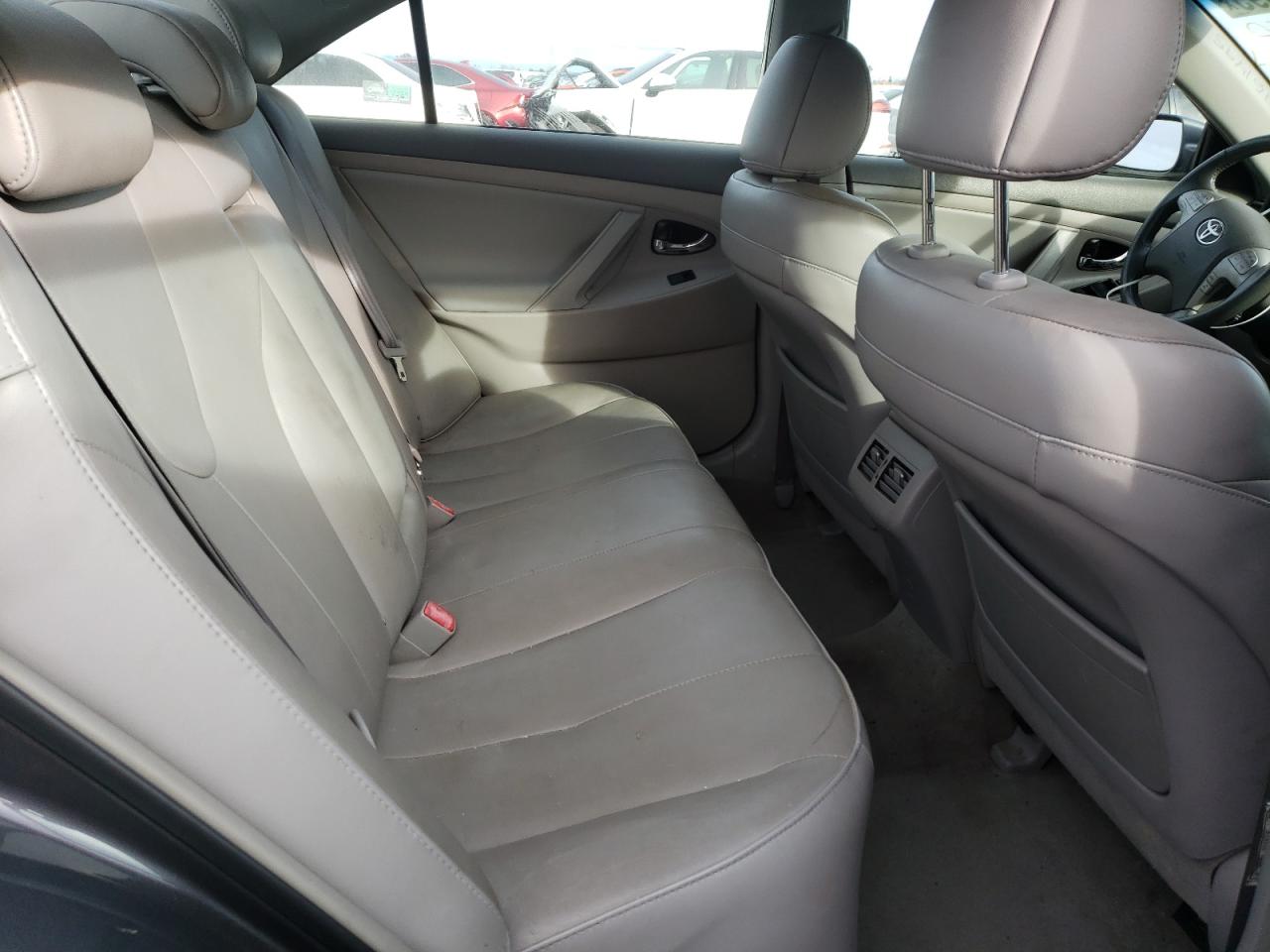 2009 Toyota Camry - Image 10