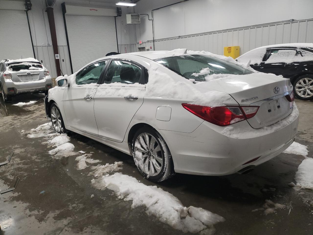 2011 Hyundai Sonata - Image 2
