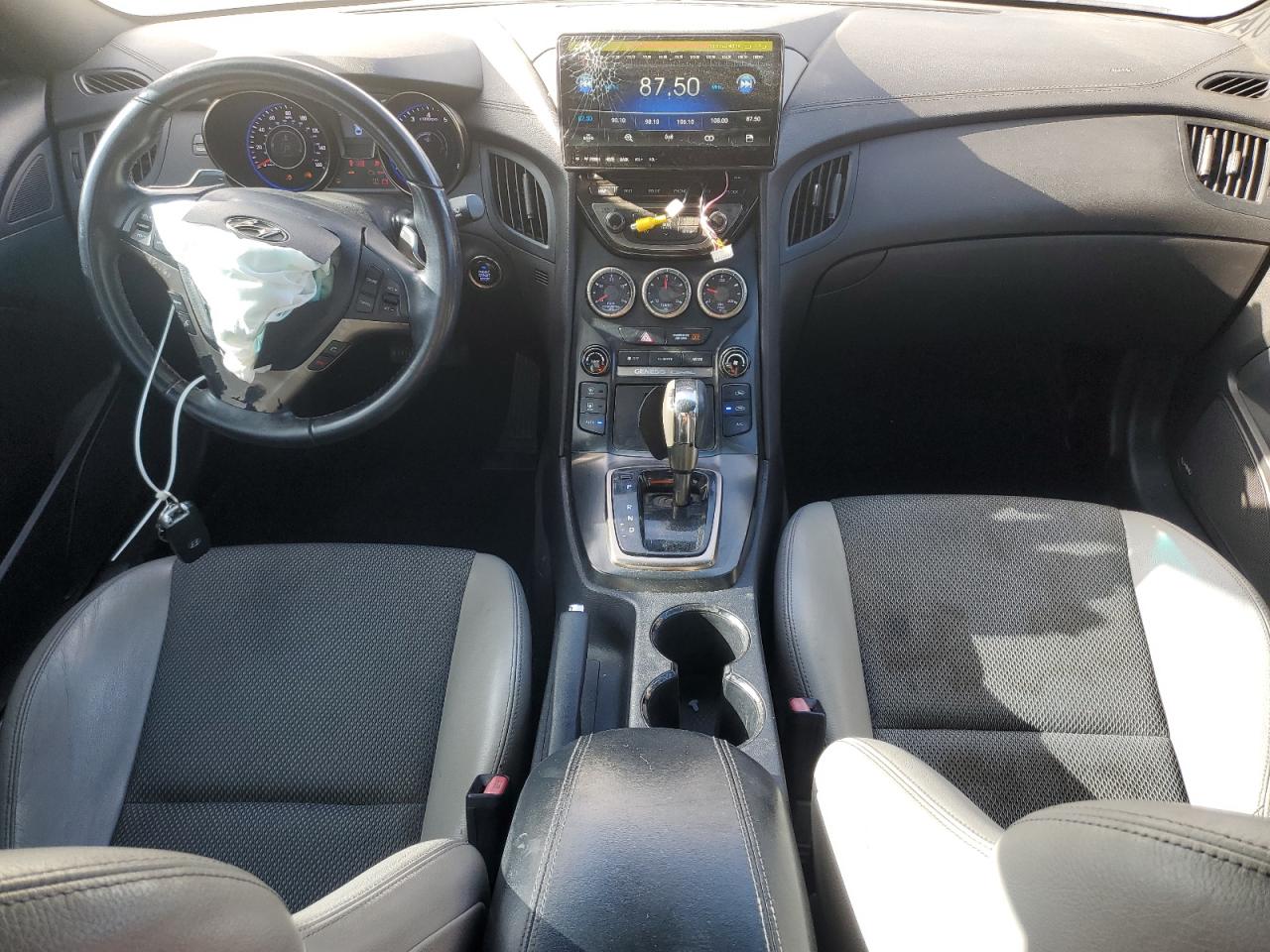 2013 Hyundai Genesis - Image 8