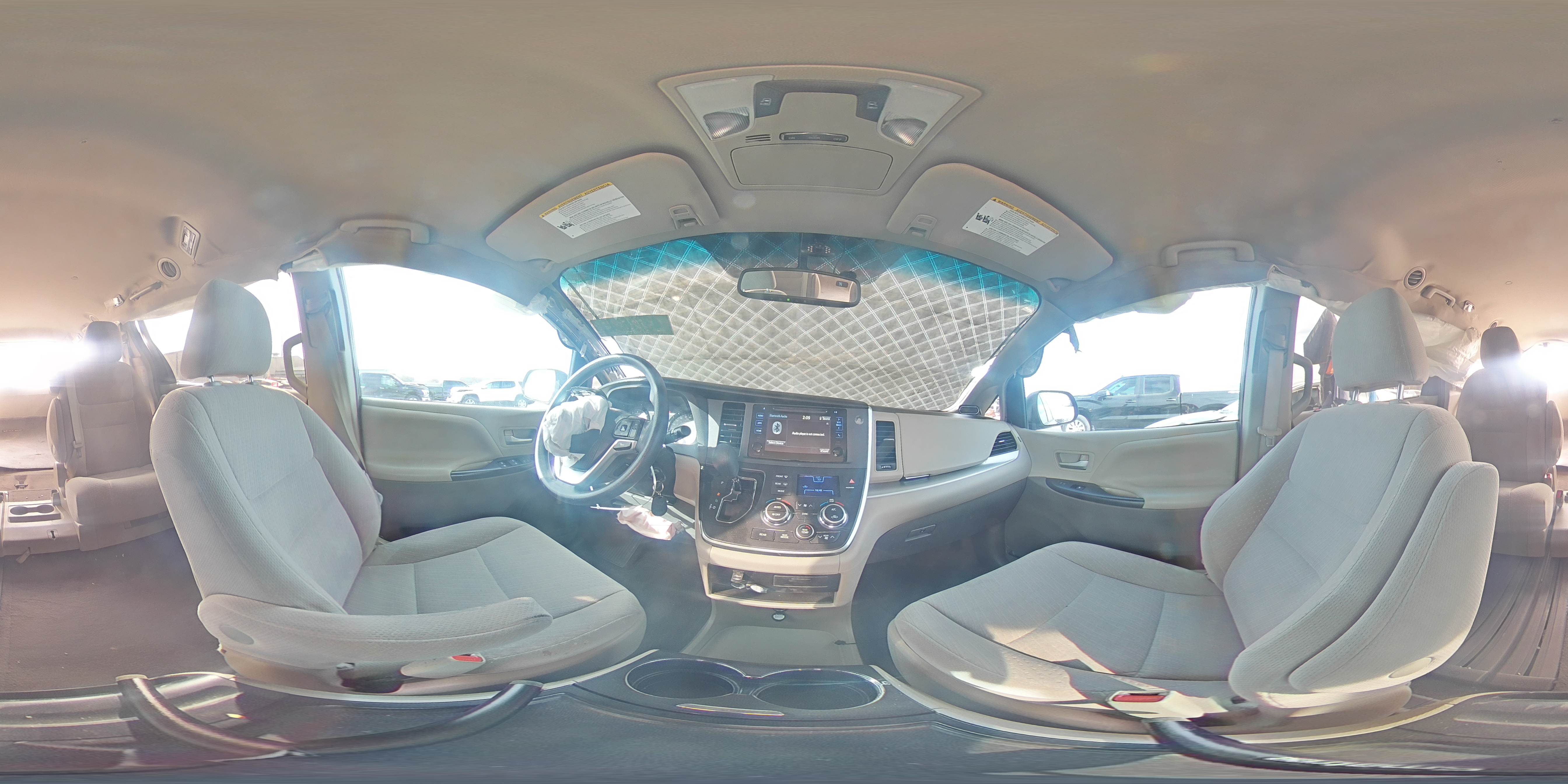 2015 Toyota Sienna - Image 13