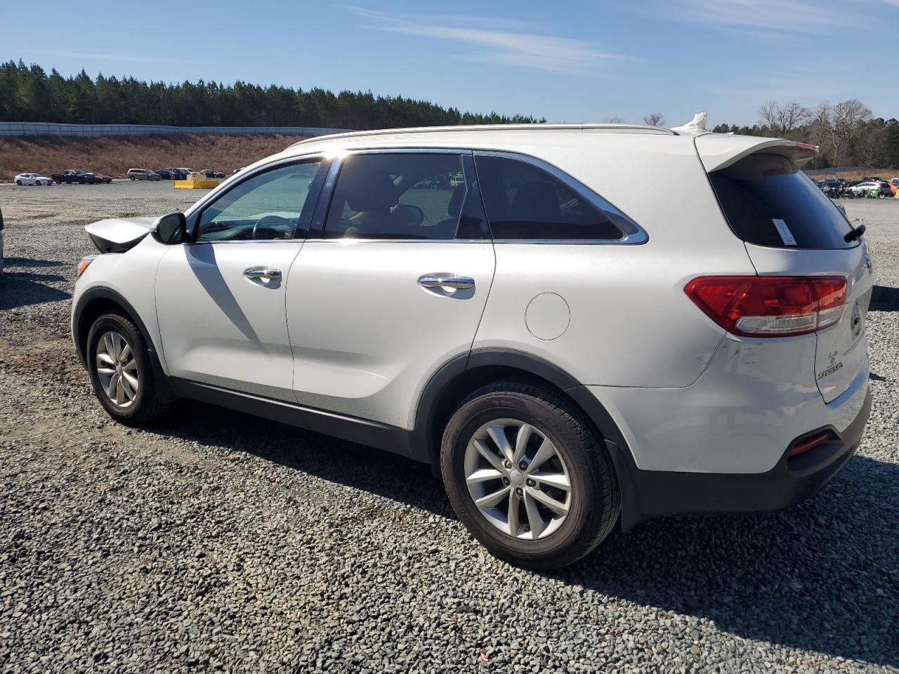 2016 Kia Sorento - Image 2